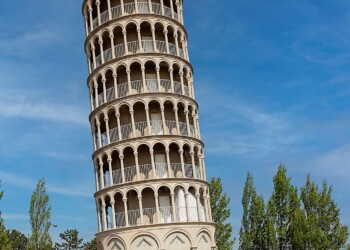 Leaning Tower of Niles half-scale replica in Illinois - 2026 road trip bucket list sto