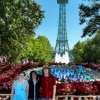 Nancy, CarriAnna and Mason at the Kings Dominion entrance